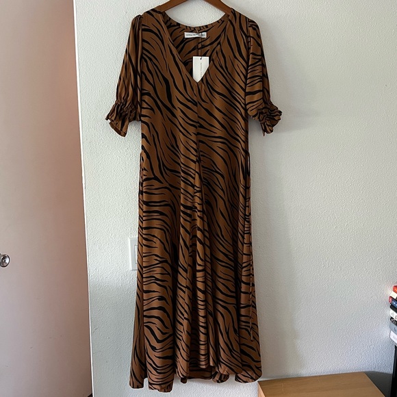 knee length dresses for ladies Tie-Neck Dress in Stretch Linen